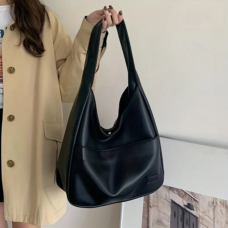 Minimalist Black Shoulder Bag – Trendy & Spacious